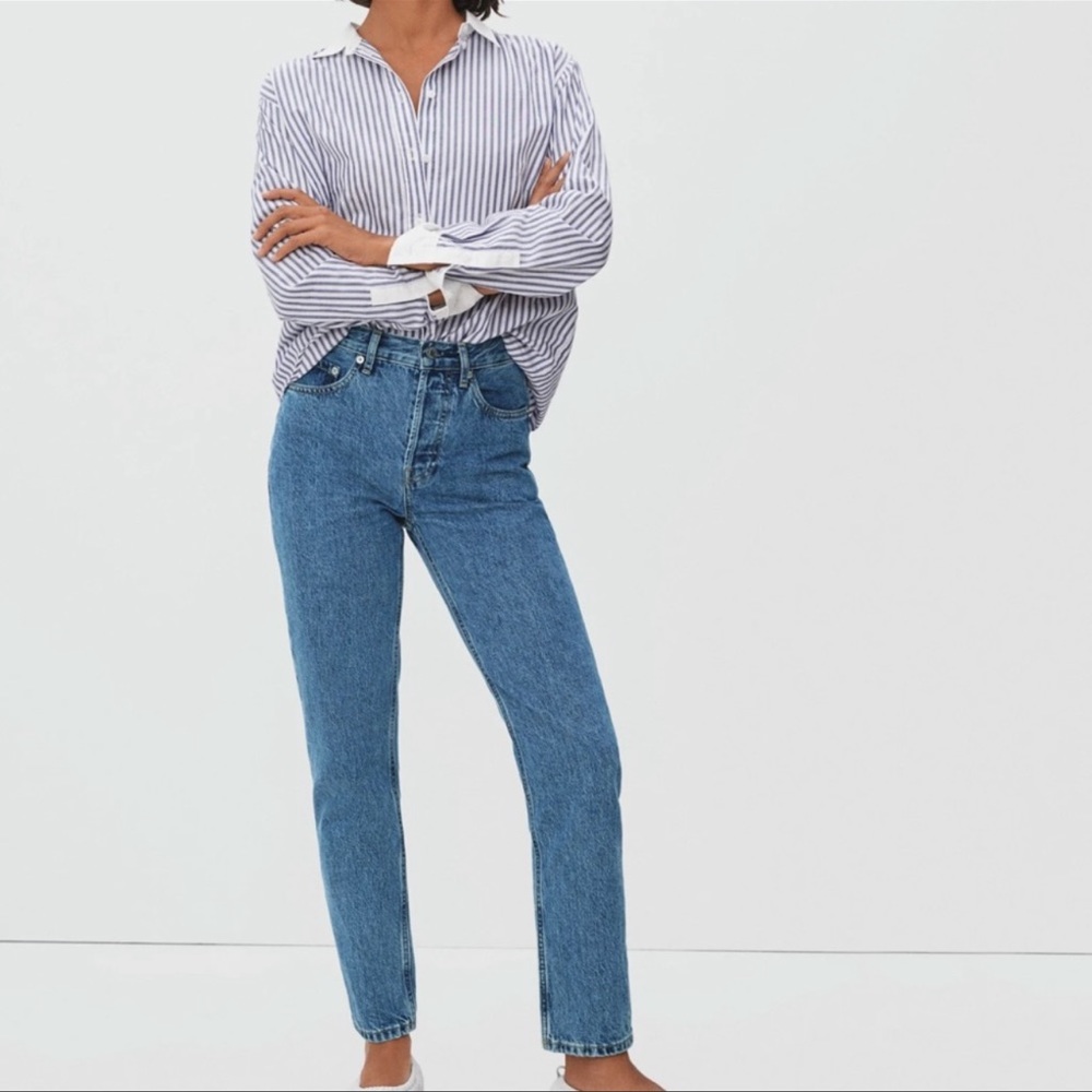 Everlane The Cheeky Jean High Rise Mom Jean in Medium Blue Wash